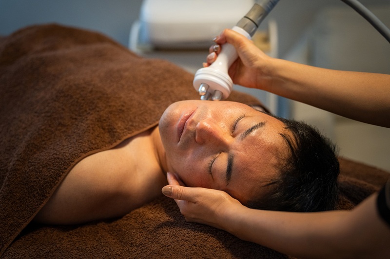 男性の人気急上昇！エクソソーム×エレクトロポレーションで高付加価値メンズスキンケア